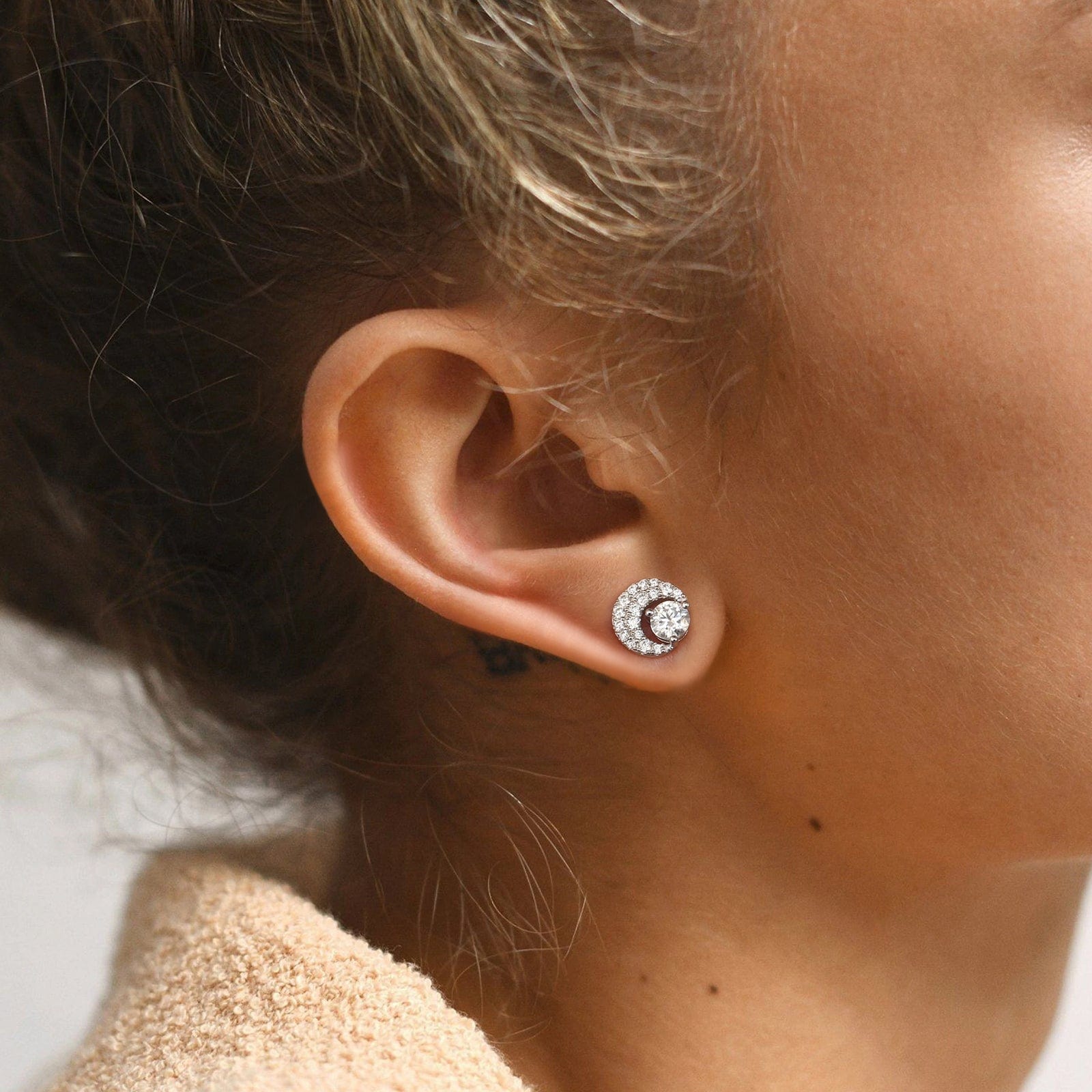 Earrings VVS1 Round Moon 1.0 Carats *2 Excellent 0202