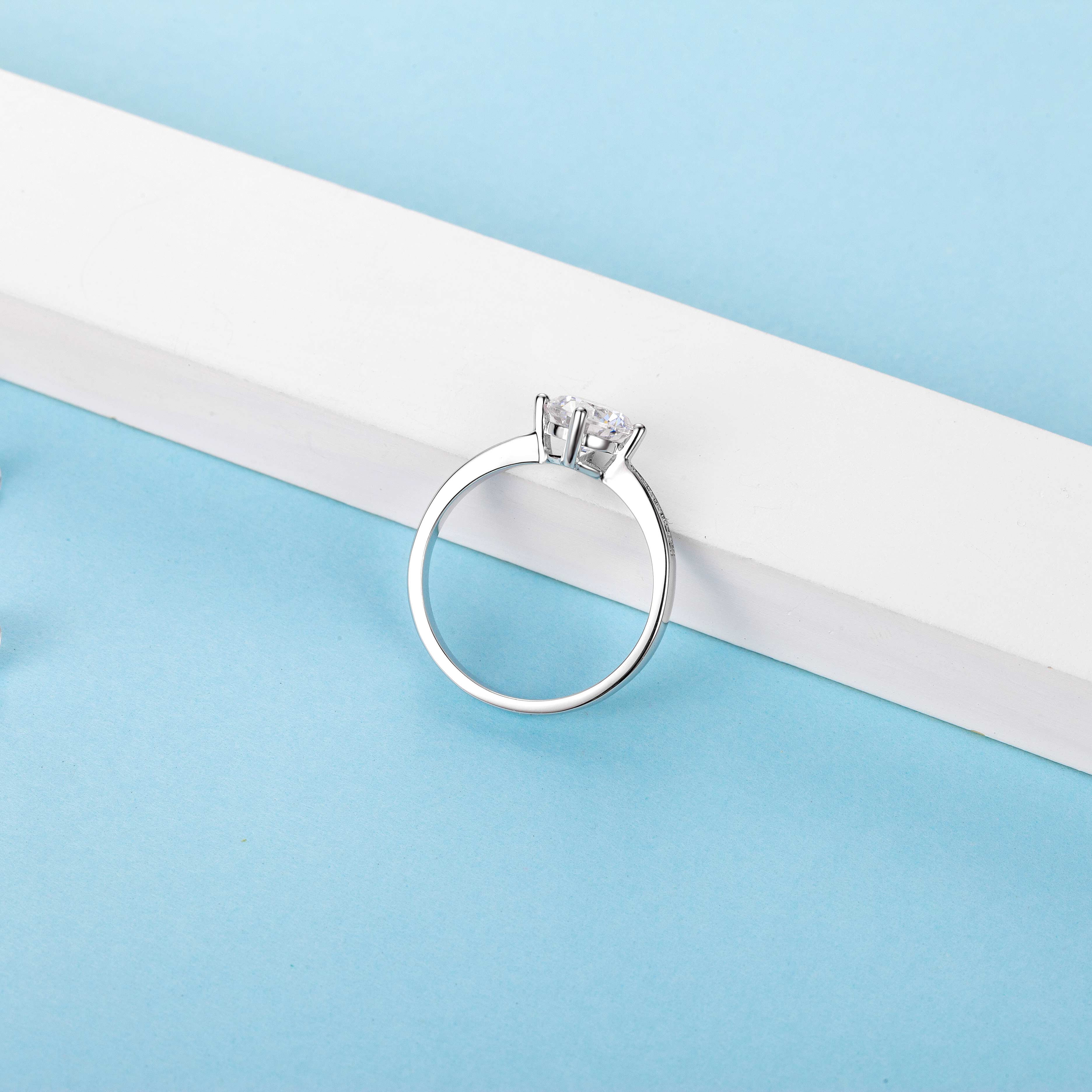 0.5/1.0/3.0 Carats VVS1 Custom Wholesale Moissanite Ring for Women ODM OEM M02B