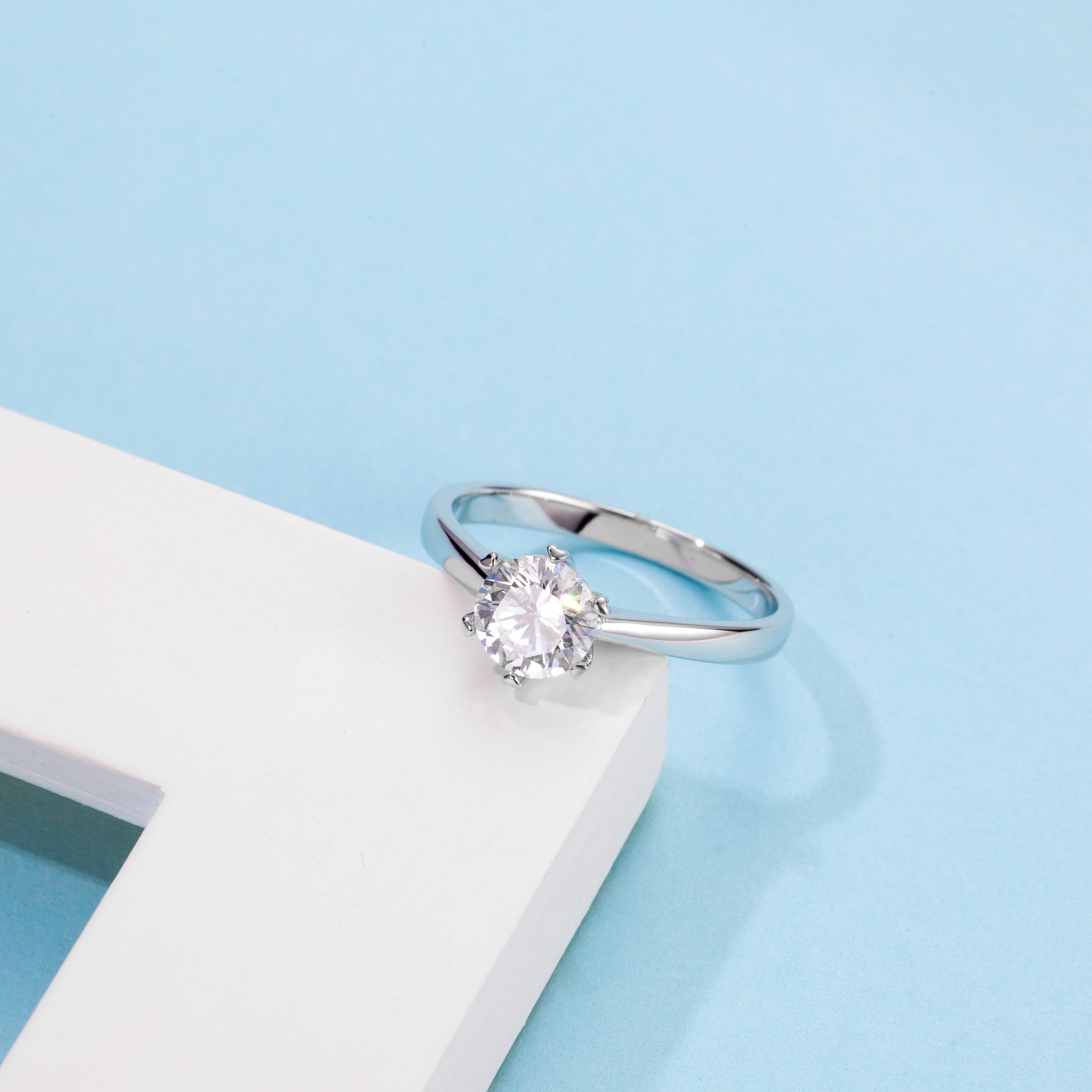 0.5/1.0/3.0 Carats VVS1 Custom Wholesale Moissanite Ring for Women ODM OEM M03A