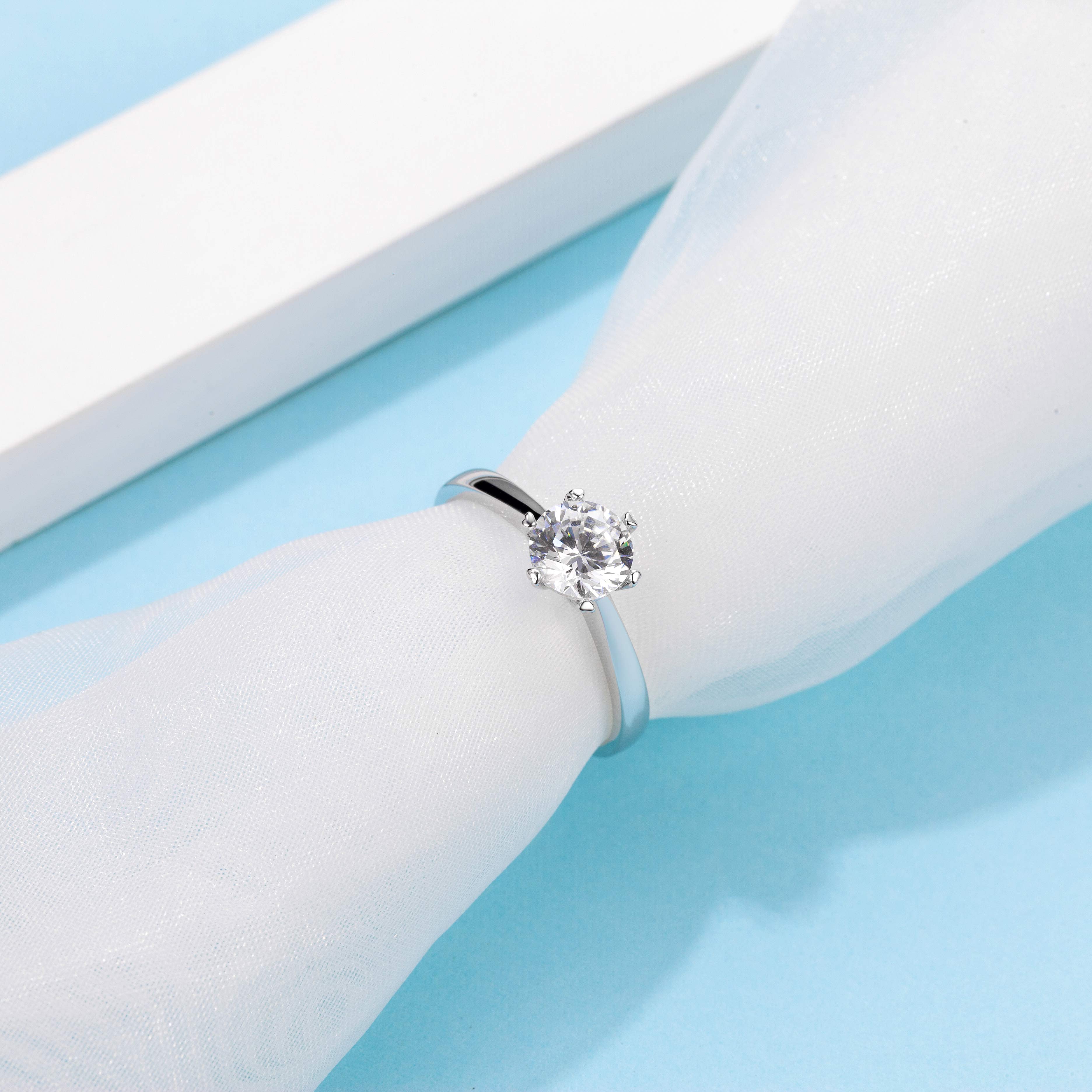 0.5/1.0/3.0 Carats VVS1 Custom Wholesale Moissanite Ring for Women ODM OEM M03A