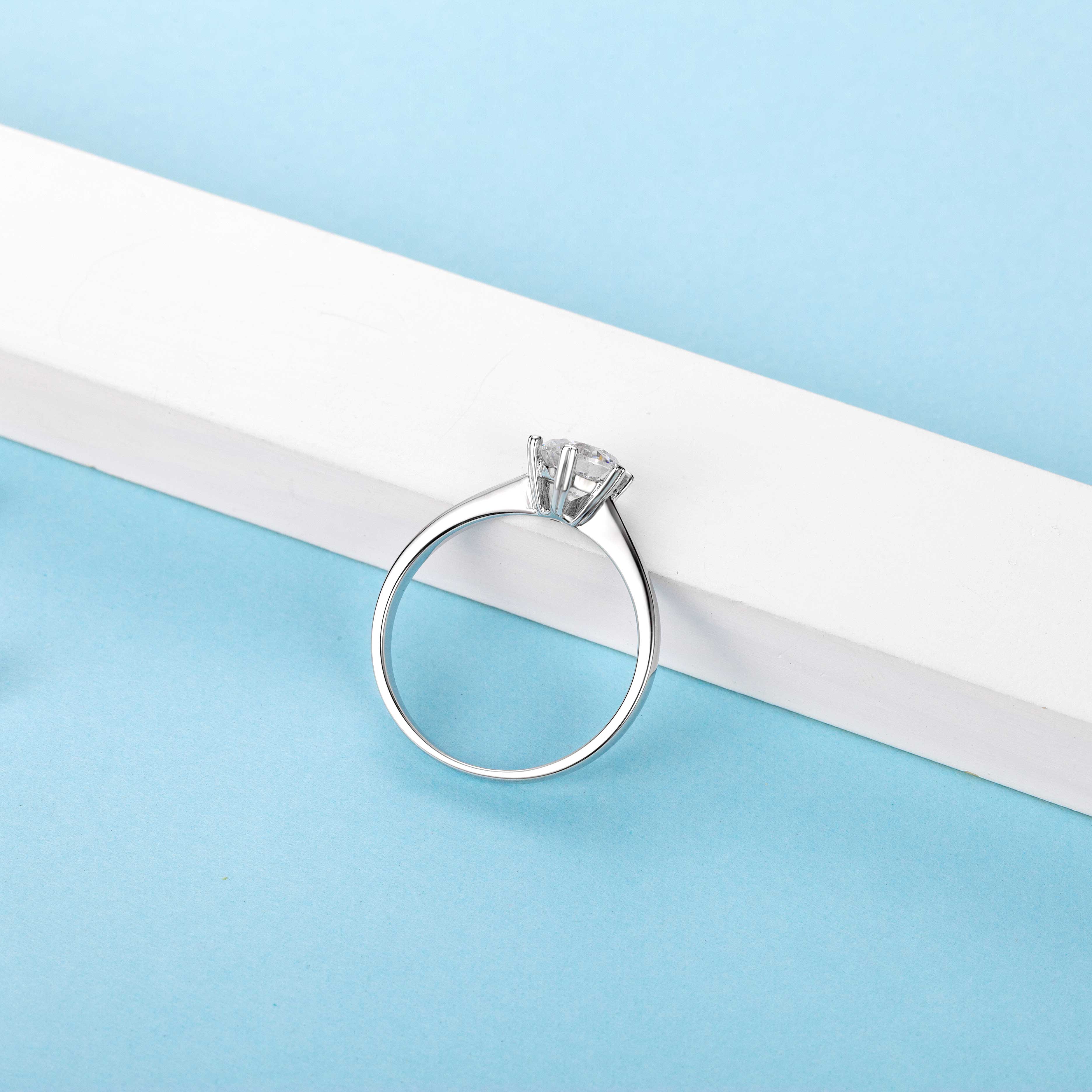 0.5/1.0/3.0 Carats VVS1 Custom Wholesale Moissanite Ring for Women ODM OEM M03A