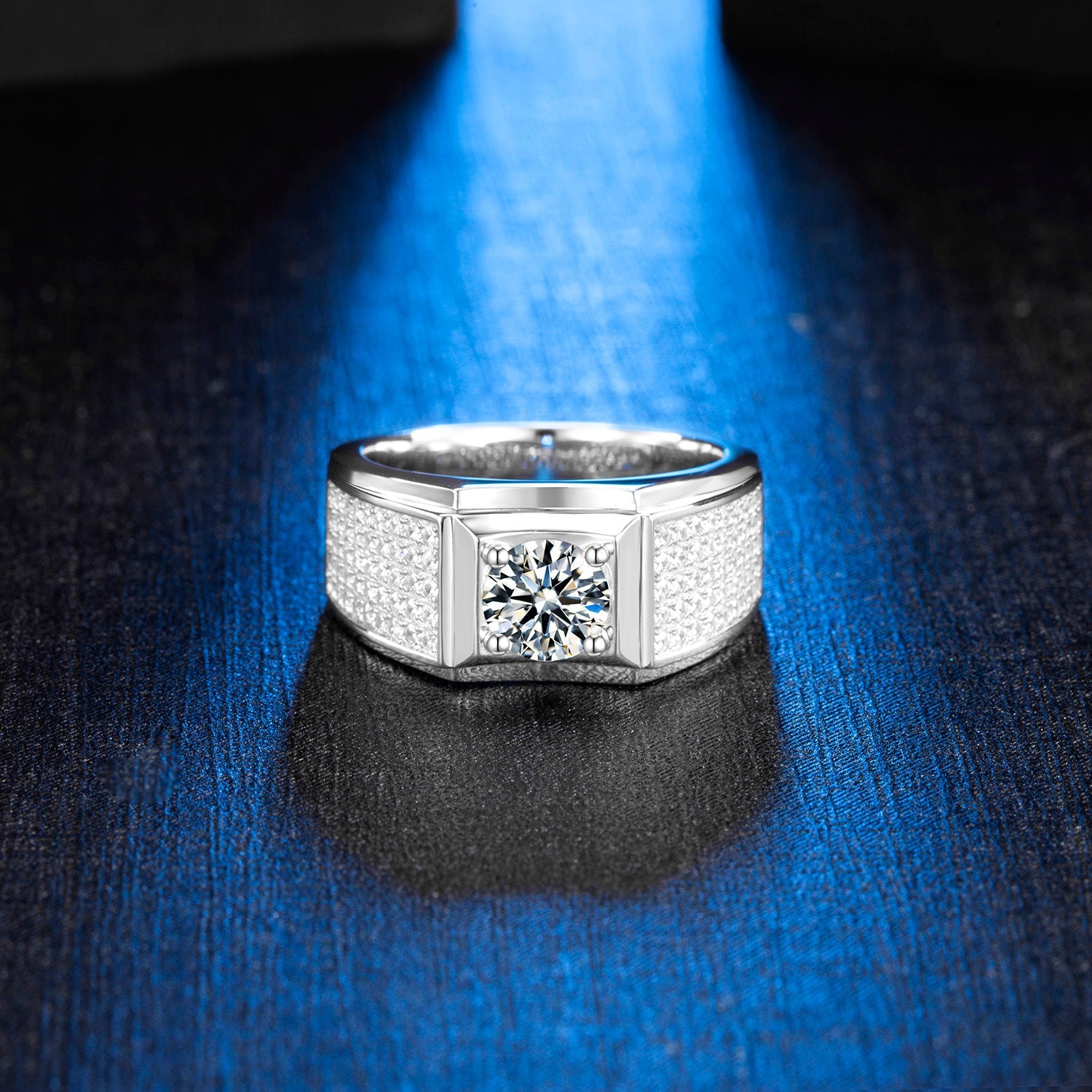 0.5/1.0/3.0 Carats VVS1 Custom Wholesale Moissanite Rings for Men ODM OEM