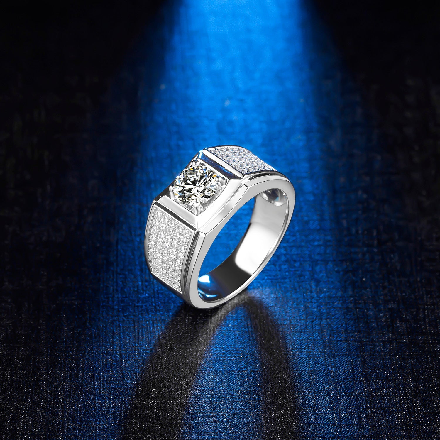 0.5/1.0/3.0 Carats VVS1 Custom Wholesale Moissanite Rings for Men ODM OEM