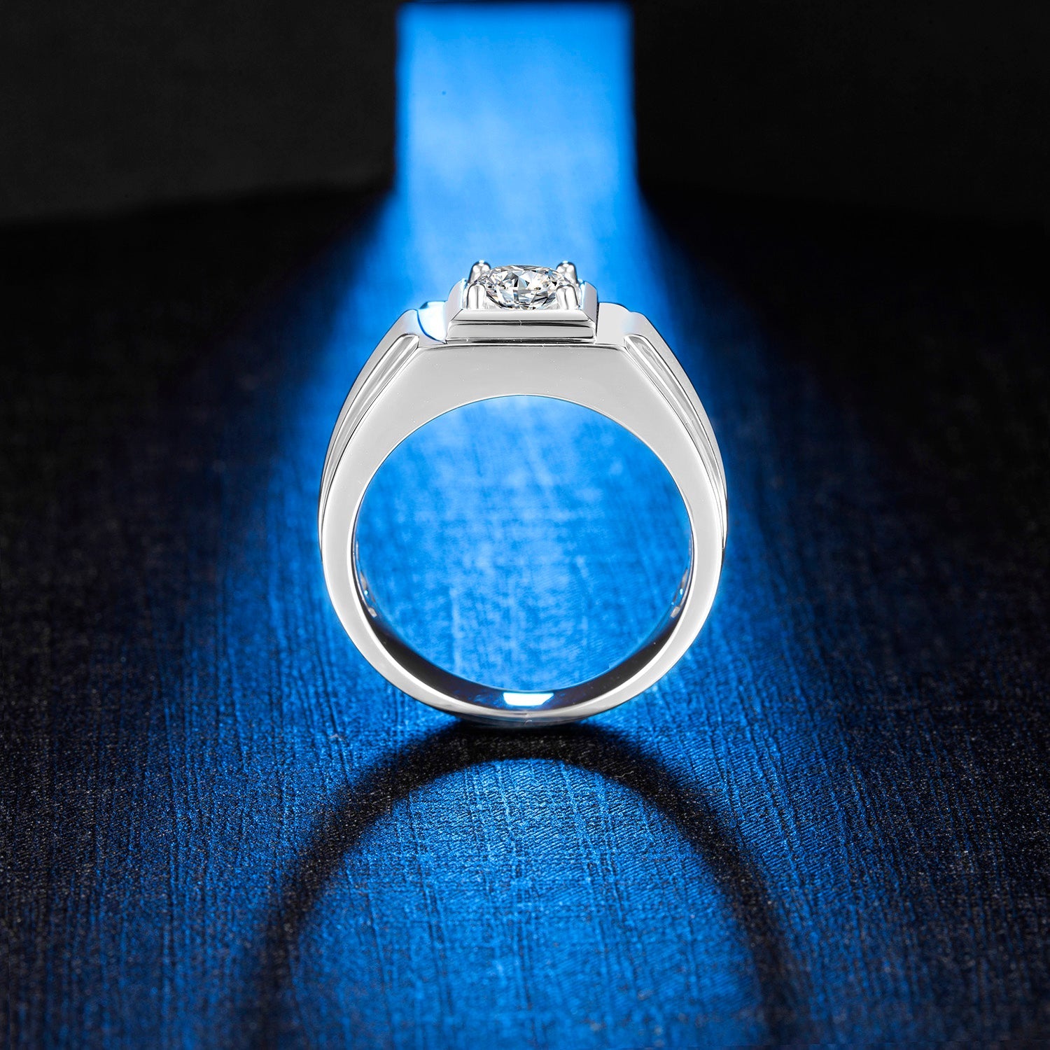 0.5/1.0/3.0 Carats VVS1 Custom Wholesale Moissanite Rings for Men ODM OEM